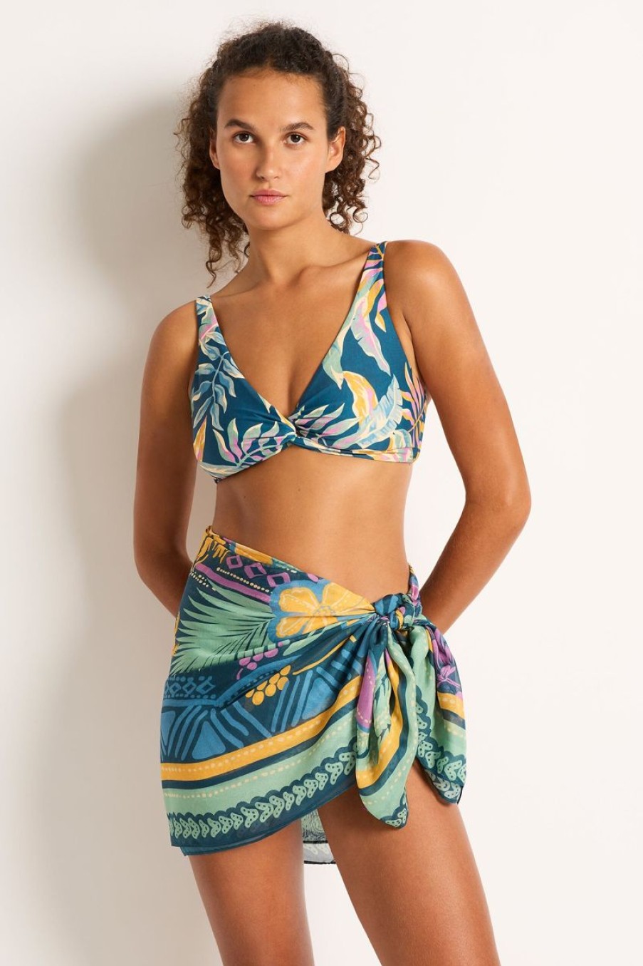 Swimwear MONTE AND LOU Sarongs | Huahine Sarong